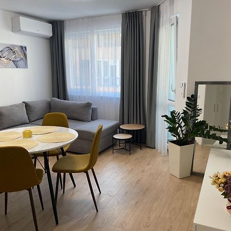 Nova City Apartments Varna Bagian luar foto