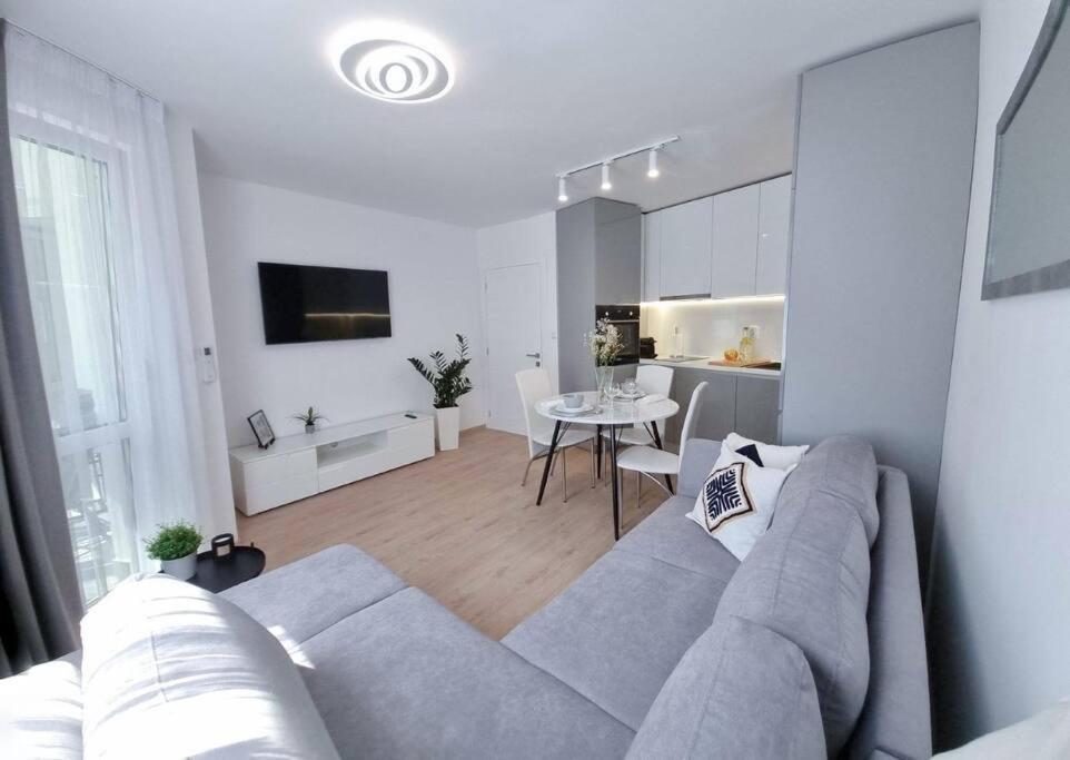 Nova City Apartments Varna Bagian luar foto